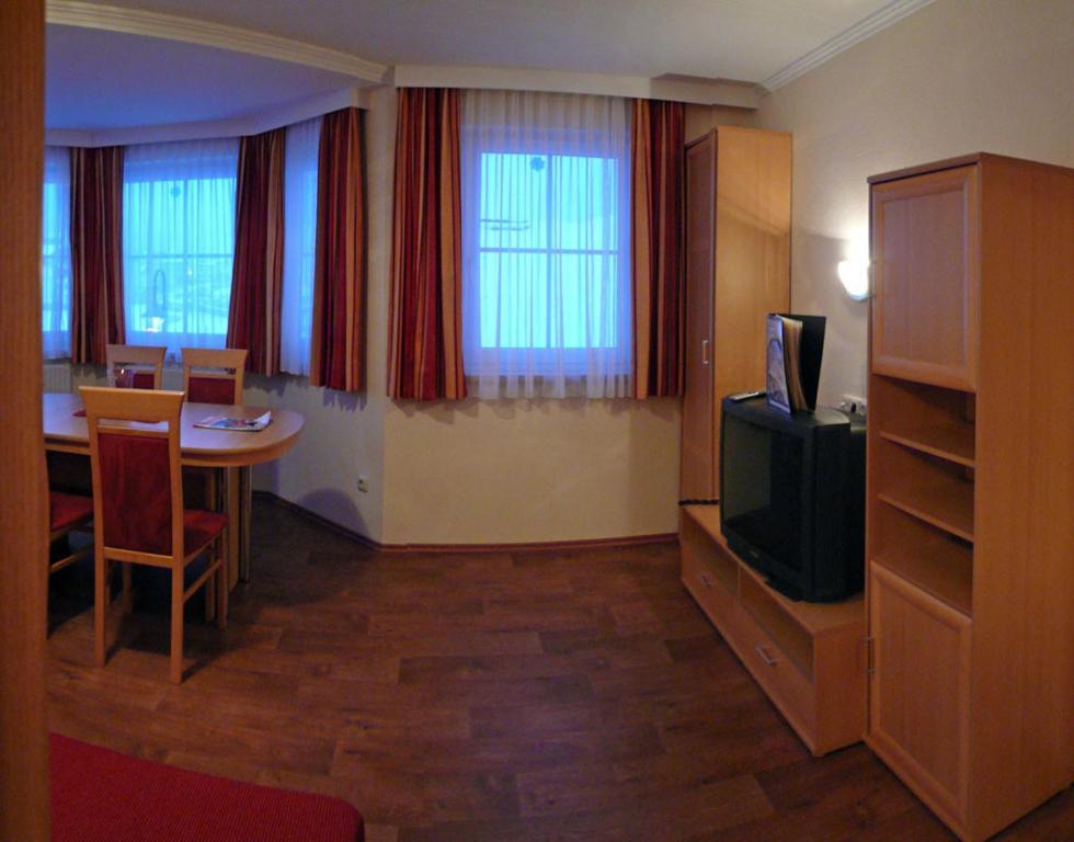 Hotel Germania Ισγκλ Δωμάτιο φωτογραφία