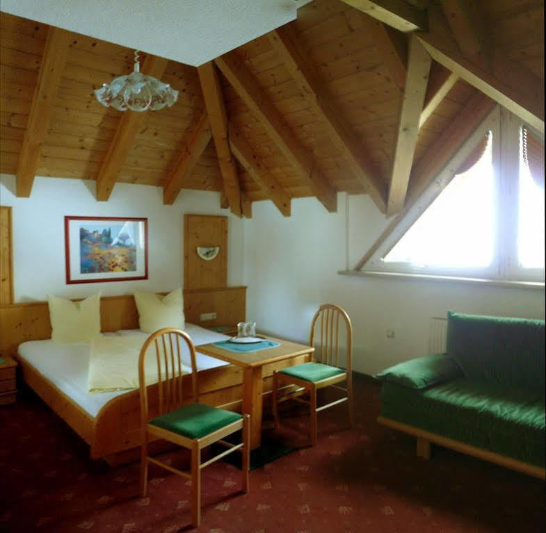 Hotel Germania Ισγκλ Εξωτερικό φωτογραφία