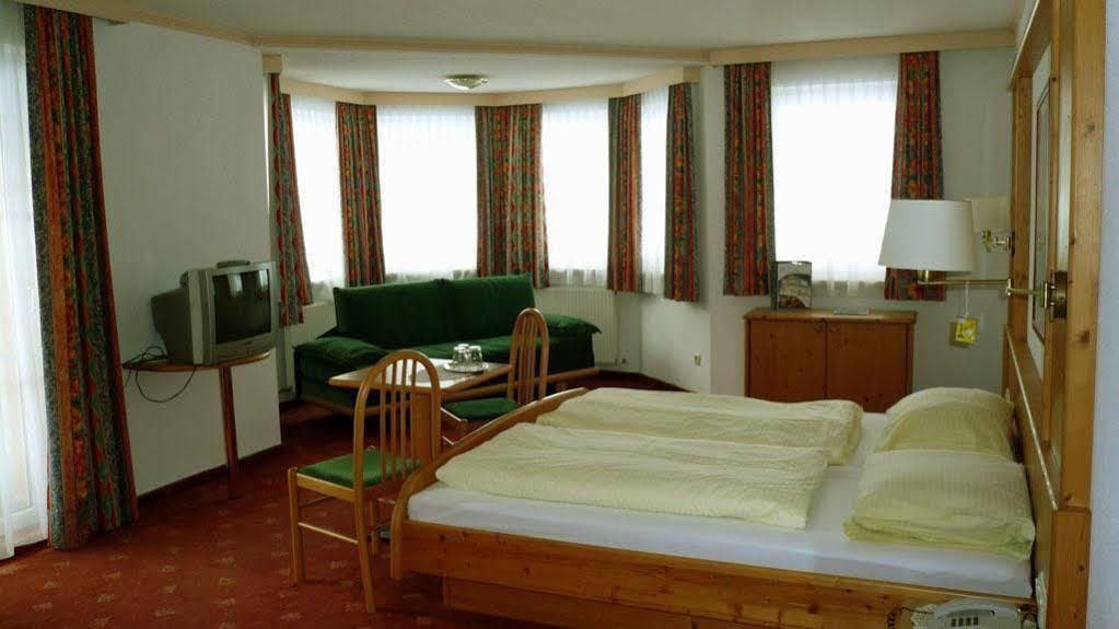 Hotel Germania Ισγκλ Εξωτερικό φωτογραφία
