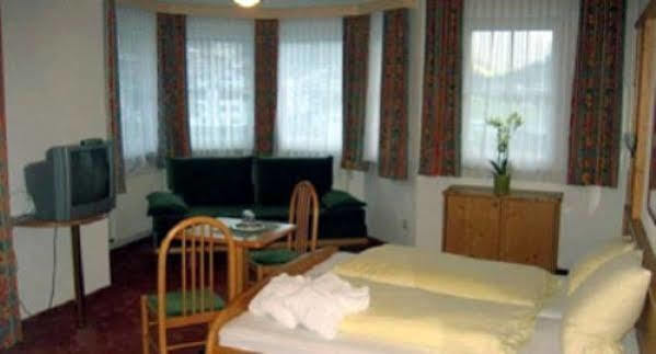 Hotel Germania Ισγκλ Εξωτερικό φωτογραφία