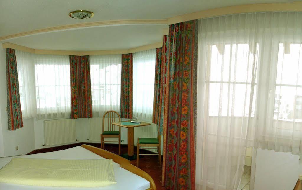 Hotel Germania Ισγκλ Εξωτερικό φωτογραφία